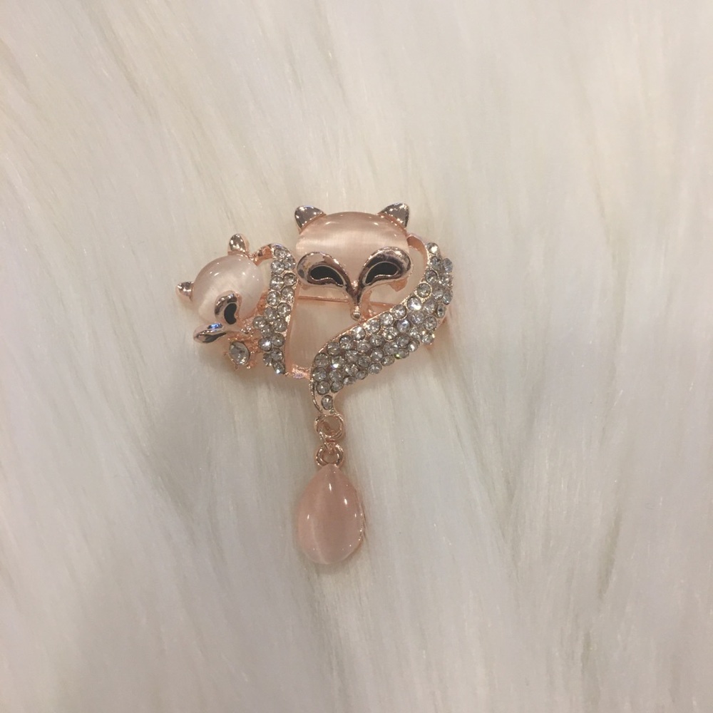 Brooch No:64